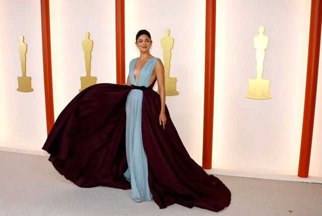 Ünlü şarkıcı, kalçasına kadar inen tül elbisesiyle kırmızı halıya damga vurdu! İşte 2023 Oscar Ödülleri'nin en şıkları