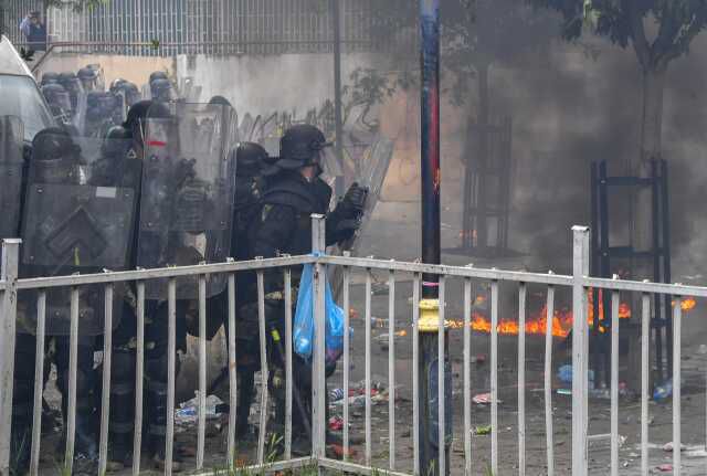 Kosova alev alev! Arnavut belediye başkanı istemeyen Sırp göstericiler güvenlik güçleriyle çatıştı: 41 NATO askeri yaralandı