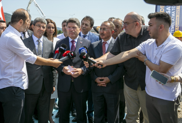 Bakan Tunç'tan CHP lideri Özel'e: Elindeki belgeleri neden bekletiyorsun?