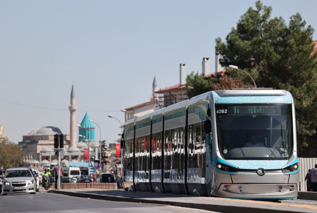 BAŞKAN ALTAY: 'TÜRKİYE'NİN EN UCUZ ÖĞRENCİ ULAŞIMI KONYA'DA'