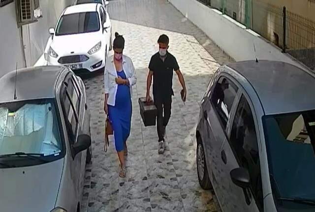 Yeni evli komşusuna takılarını tavan arasına saklamasını söyledi! Çilingirle evine girip 71 bin liralık altınını çaldı