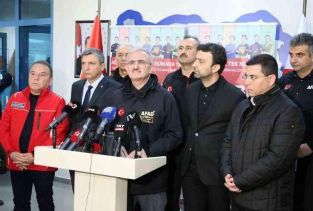 Antalya'da sel nedeniyle 1 kişi hayatını kaybetti, 3 ilçede okullar yarın da tatil