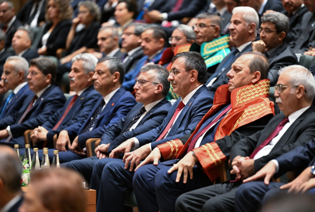 Cumhurbaşkanı Yardımcısı Yılmaz'dan yargıya kritik uyarı