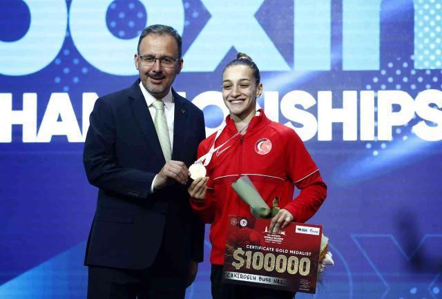 Son Dakika: Türk kadını tarih yazdı, rekor kırmaya doymadı! 5 milli boksörümüz de dünya şampiyonu oldu