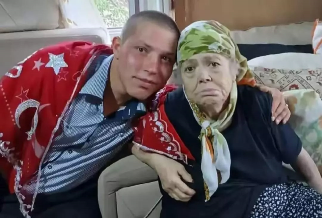 Asker İbrahim Çetin, asker ocağında aldığı acı haberle sarsıldı