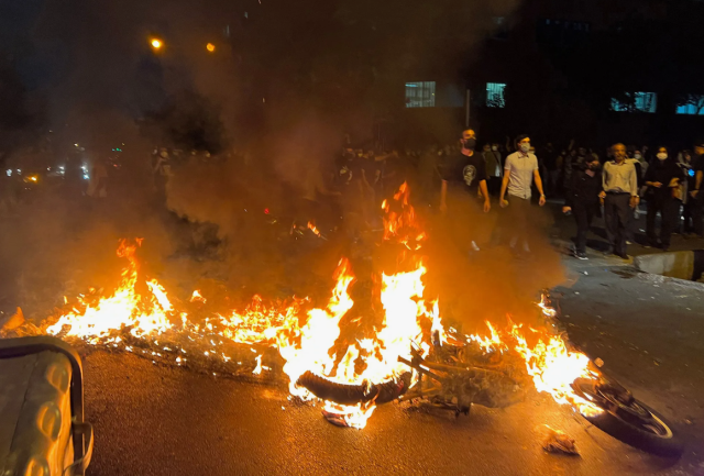 ABD'den iç savaşa sürüklenen İran'a yeni tehdit