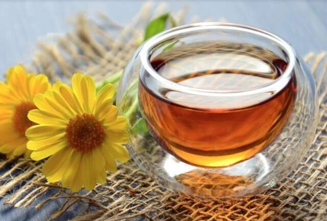 Soğuk kış günlerinin vazgeçilmezi olan bitki çayının faydaları