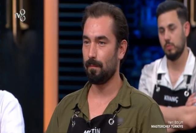 Masterchef Mehmet Şef kime kaşık attı? 21 Eylül Çarşamba Masterchef kim kaşık attırdı? Mehmet Şef hangi yarışmacıya kaşık attı?