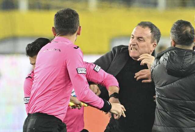 Ankaragücü Başkanı Faruk Koca'nın Halil Umut Meler'e saldırı anının en net görüntüleri ortaya çıktı