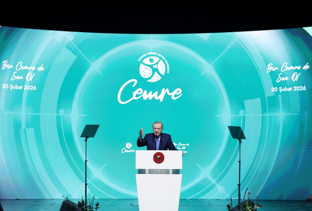 Cumhurbaşkanı Erdoğan, 'Cemre Vakfı Tanıtım Programı'nda konuştu! Ünlü akını yaşandı