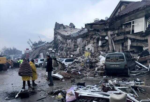 Son Dakika: Depremde hayatını kaybeden vatandaşlarımızın sayısı 3 bin 381'e yükseldi