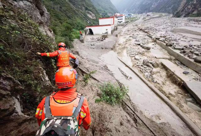 Çin'de Heyelan: 7 Kişiden Haber Alınamıyor
