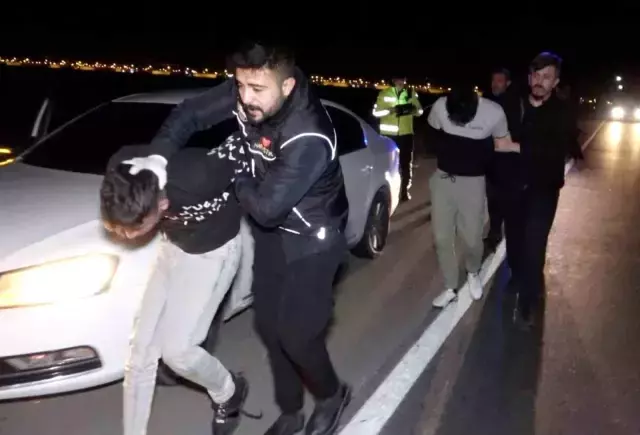 Aksaray'da Polis Memuruna Çarpan Şüpheliler Gözaltına Alındı