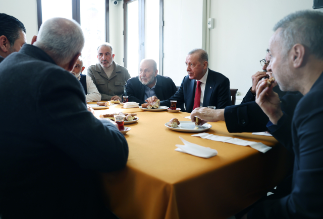 Cumhurbaşkanı Erdoğan spor kulübünü ziyaret etti