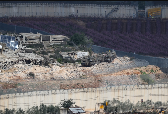İsrail'in Lübnan'a düzenlediği kara harekatından ilk görüntü