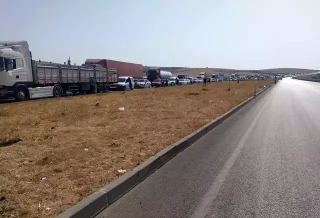 Bu kez zam değil indirim protestosu! Kuzu eti fiyatını protesto eden besiciler yol kapattı