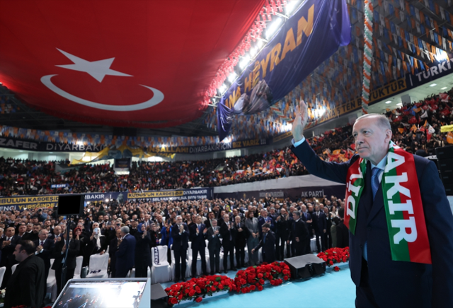 Cumhurbaşkanı Erdoğan'ın konuşması sırasında 'Biji serok Erdoğan' sloganları atıldı