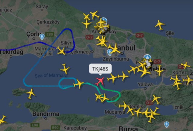 Sabiha Gökçen Havalimanı'nda hava trafiğine kar engeli