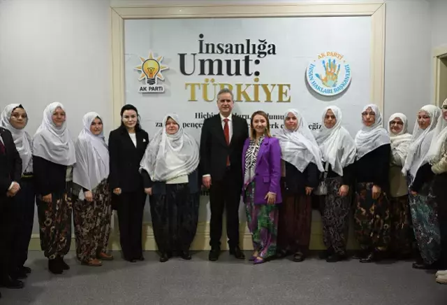 Kıyafetiyle hedef alınan Mihalgazi Belediye Başkanı Zeynep Güneş gözyaşlarını tutamadı