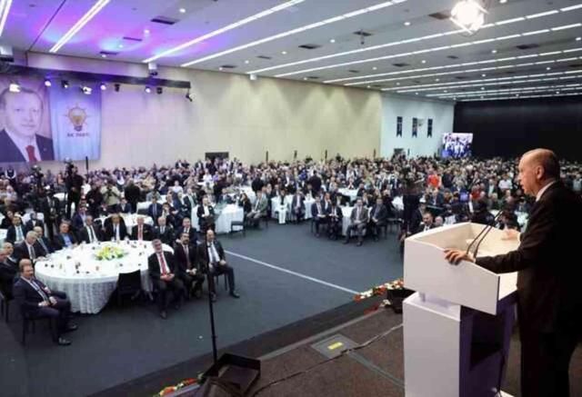 Cumhurbaşkanı Erdoğan, Ramazan Bayramı tatilinin 9 güne çıkarıldığını açıkladı