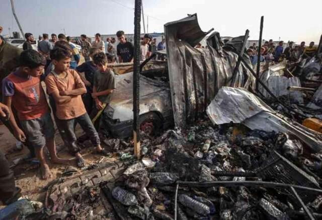 İsrail saldırısında masum siviller diri diri yanarken ABD'den tek cümlelik açılama geldi