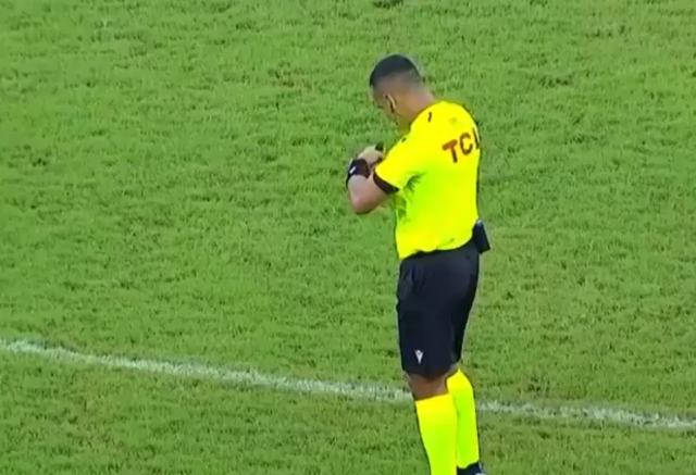 Yok böyle gol! Topa dokunmadan 1-0 öne geçtiler