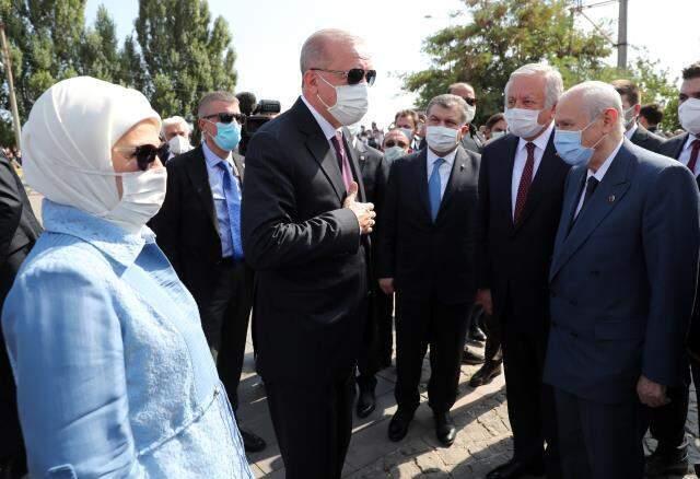 Cumhurbaşkanı Erdoğan, Ahlat'tan seslendi: Ahlat mezar taşları, milletimize ait tapu senetleridir