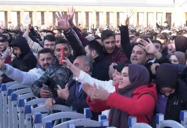 Anıtkabir'deki 10 Kasım Töreninde, Yine Slogan Atıldı: Her Yer Tayyip, Her Yer Erdoğan