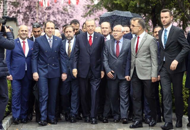 Cumhurbaşkanı Erdoğan, Yeniden Refah Partisi lideri Fatih Erbakan'ı ziyaret ediyor