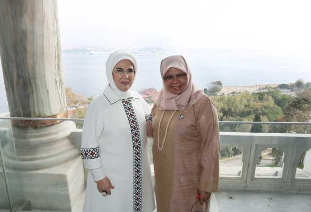 Emine Erdoğan İstanbul'a gelen devlet başkanlarının eşleriyle Topkapı Sarayı'nı ziyaret etti