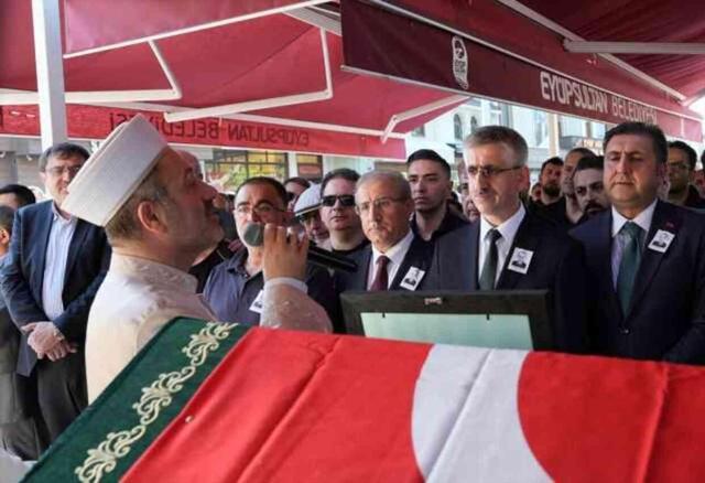 DP'li Cemal Enginyurt'tan okul müdürünün cenazesinde konuşan müftüye sert tepki: Bir Türk'ü sevmediniz
