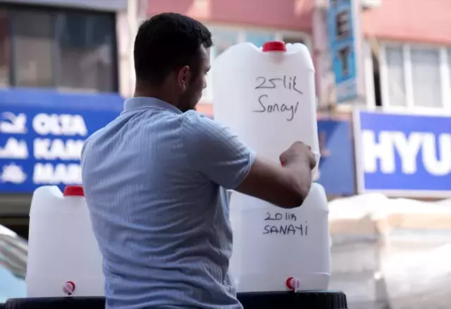 4 ilçedeki su kesintisi öncesi bidon satışları ikiye katlandı