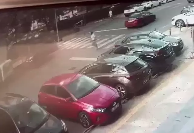 Boşanma aşamasındaki eşini ayağından vurup kaçtı