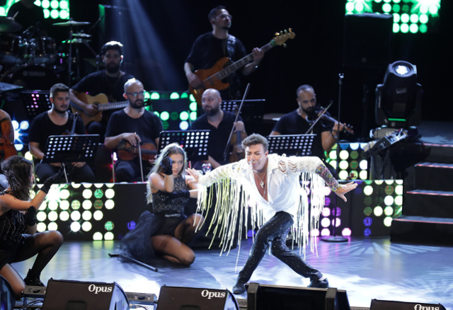 Fatih Ürek'e son veda! Kardeşi tabutuna yaslanıp gözyaşlarına boğuldu