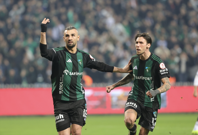 Beşiktaş, Kocaeli'den son anlarda 1 puanla döndü