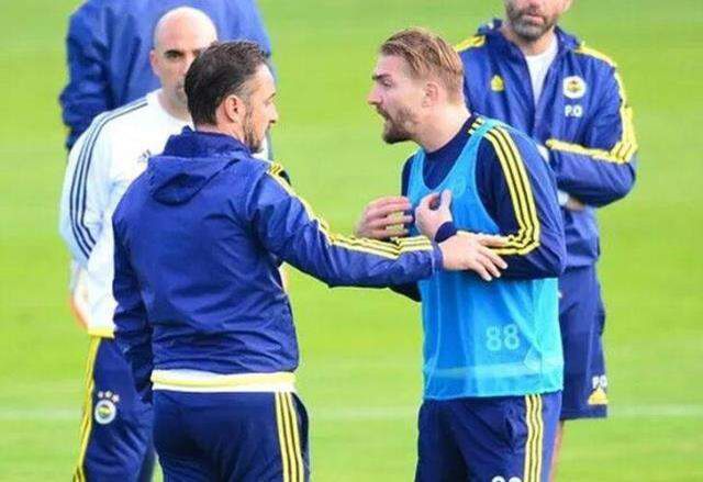 Caner Erkin: Vitor Pereira hocama laf edenin karşısına ilk ben çıkacağım