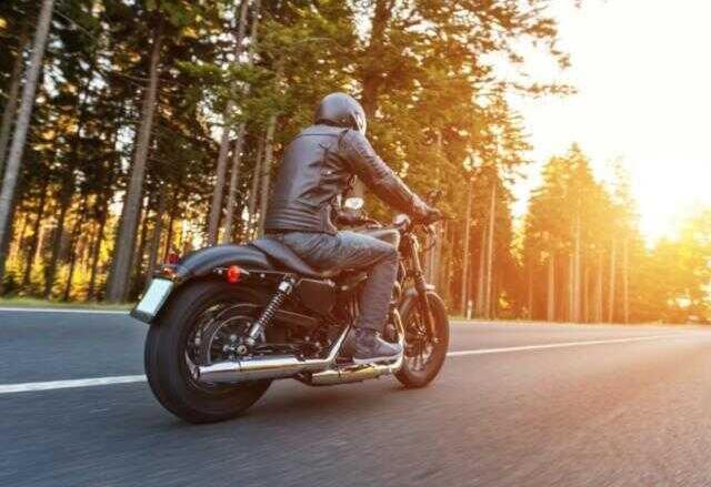 Rüyada motosiklet görmek, motosiklet sürmek ne anlama gelir? Rüyada motosiklet aldığını görmek ne demek?