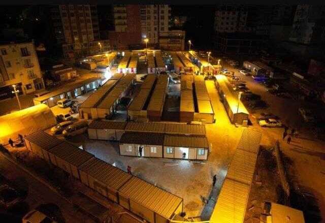 'Bambaşka bir Elbistan'a uyanacağız' diyen Vali Çiçek'ten yeni paylaşım: Elbistan'da konteyner çarşılar 4 günde tamamlandı