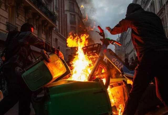 Macron'un ulusa sesleniş konuşması ters tepti! Emeklilik reformu karşıtları