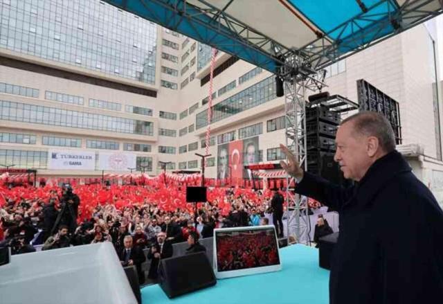Cumhurbaşkanı Erdoğan: 15 bini hemşire olmak üzere 35 bin sağlık personeli daha alıyoruz