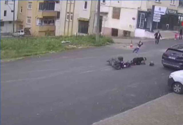 Motosikletin çarptığı 5 yaşındaki çocuk hayatını kaybetti! Kaza anı kamerada