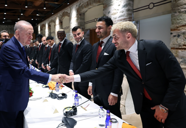 Cumhurbaşkanı Erdoğan, Galatasaray futbol takımını kabul etti