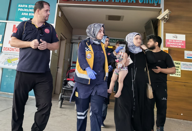 Evde fare zehri yiyen bebek, hastanede yaşam savaşı veriyor