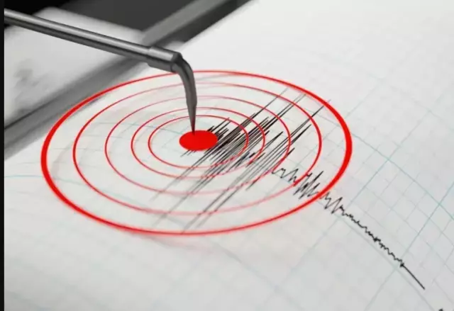 4 Kasım Salı deprem nedeniyle İstanbul, Balıkesir, Bursa okullar tatil olacak mı?