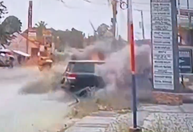 Belediye başkanının makam aracına roketatarlı saldırı