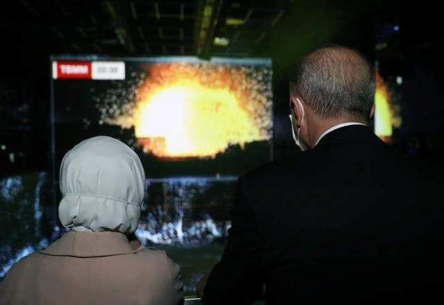 15 Temmuz Demokrasi Müzesi'nde duygu dolu anlar! Erdoğan çifti gözyaşlarına hakim olamadı