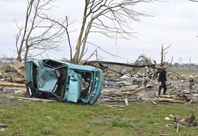 ABD'nin farklı eyaletlerini vuran hortumlarda 18 kişi hayatını kaybetti