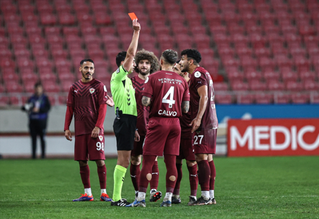 Herkes bu futbolcuyu konuşuyor: 16 yaşında Süper Lig tarihine geçti