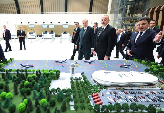 Cumhurbaşkanı Erdoğan ve Aliyev, Laçın Havalimanı'nın açılışını yaptı