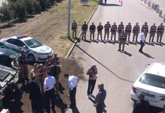 'Suriye sınırına mayın döşemeye gidiyorum' diyen Ümit Özdağ'ın Hatay'a girişi engellendi